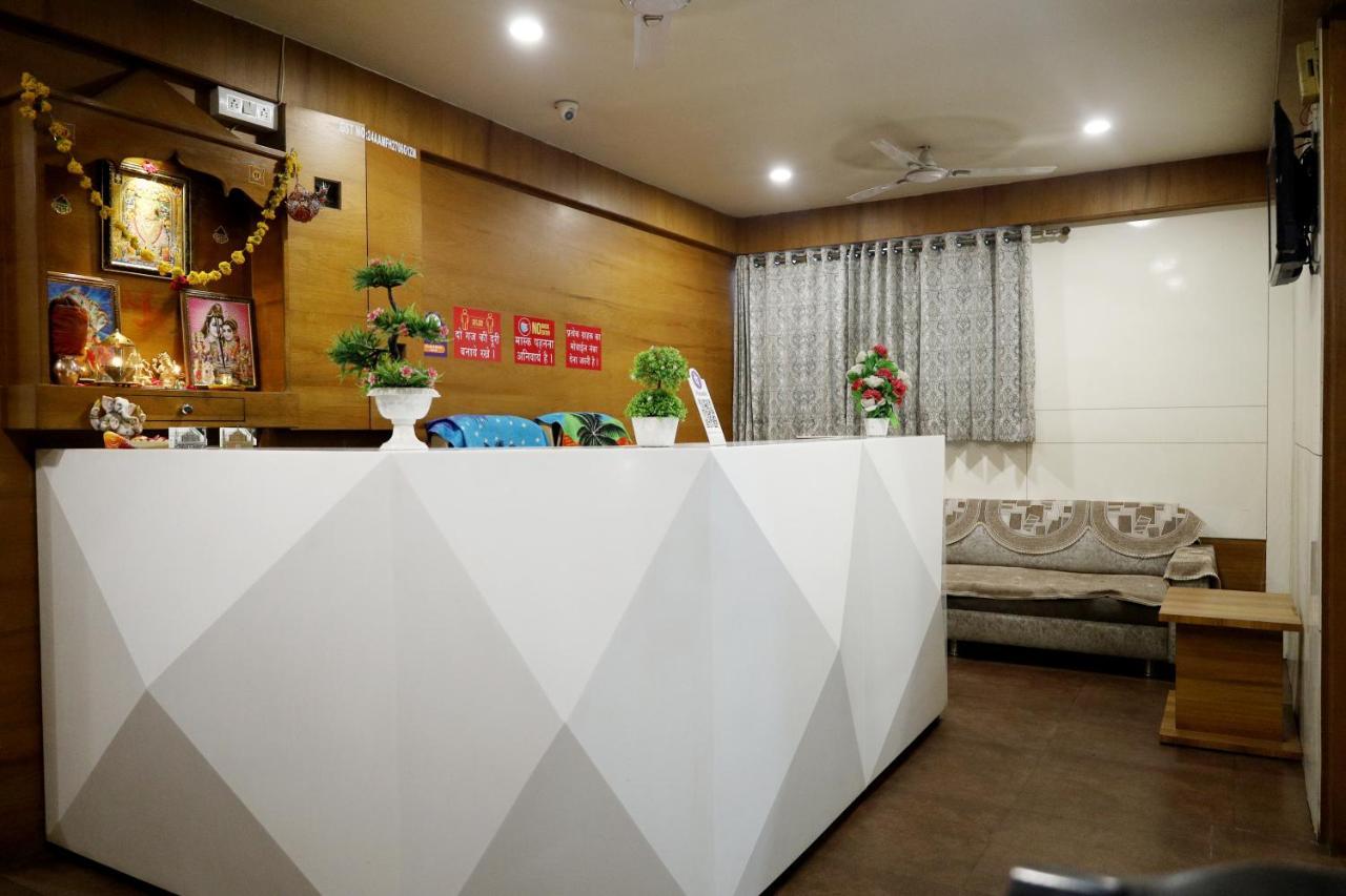 Hotel Madhav Villa Ahmedabad Exterior foto